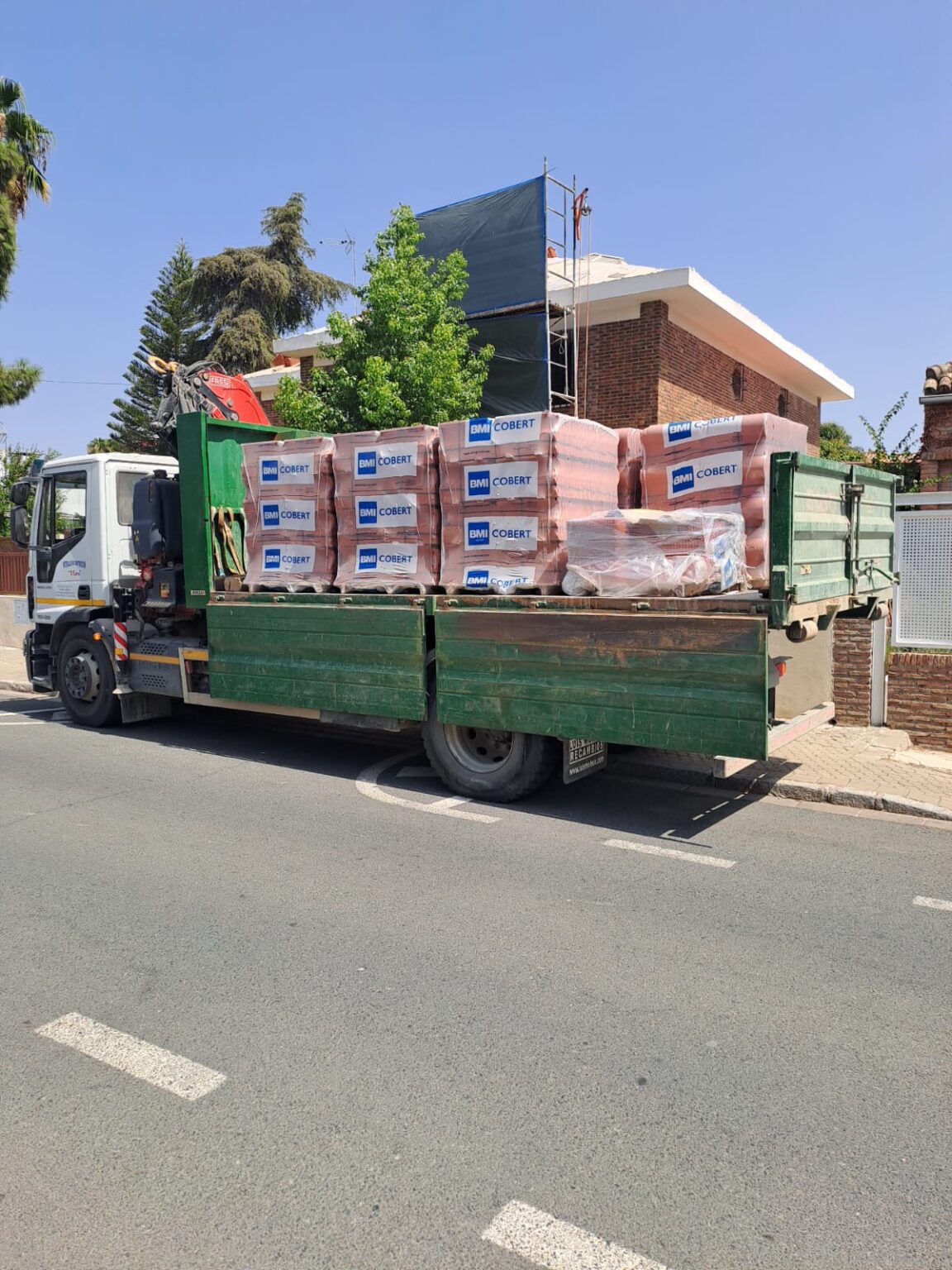 Instalación de cubiertas ligeras sistema Thermochip en Huelva