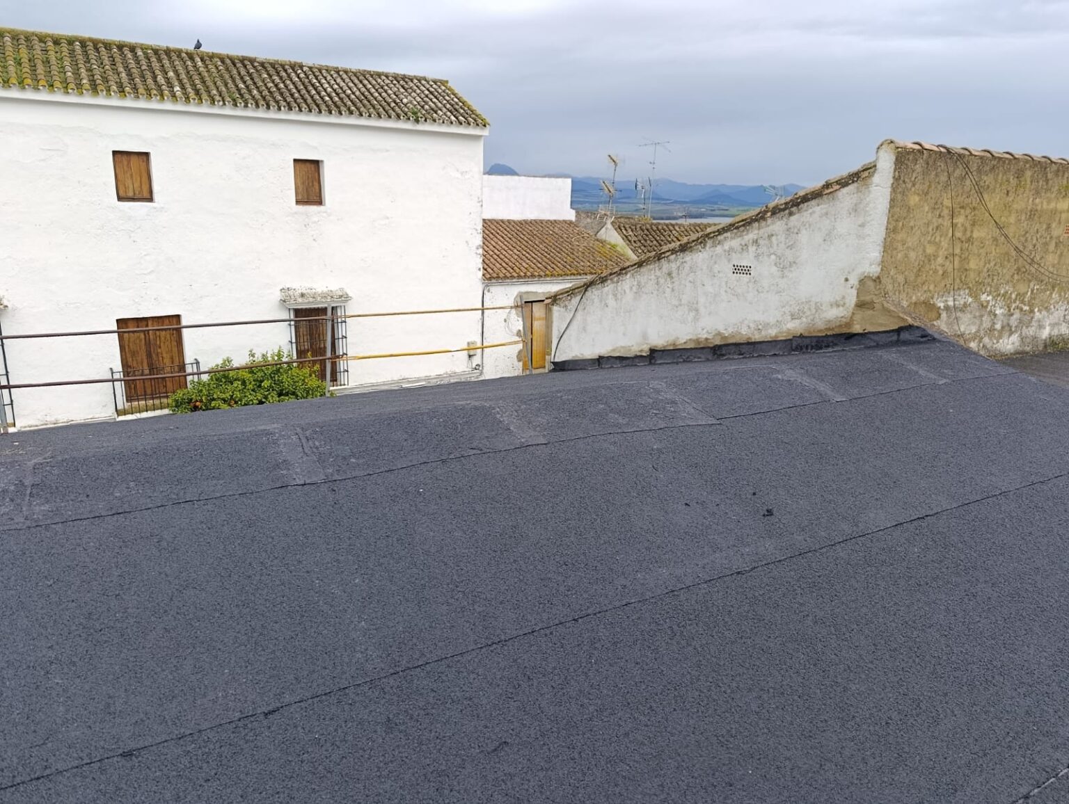 Instalación de claraboyas y ventanas velux en tejados de Huelva